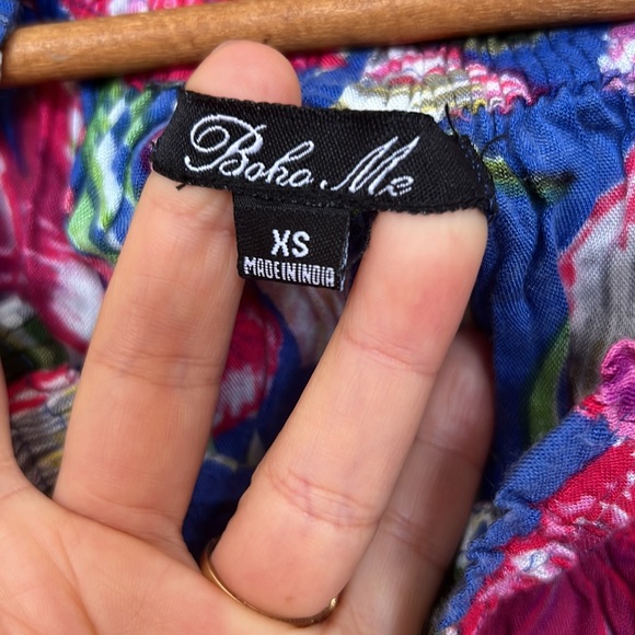 Flowy floral pants with pockets. Looks like a skirt but lets you move like pants - Picture 3 of 4